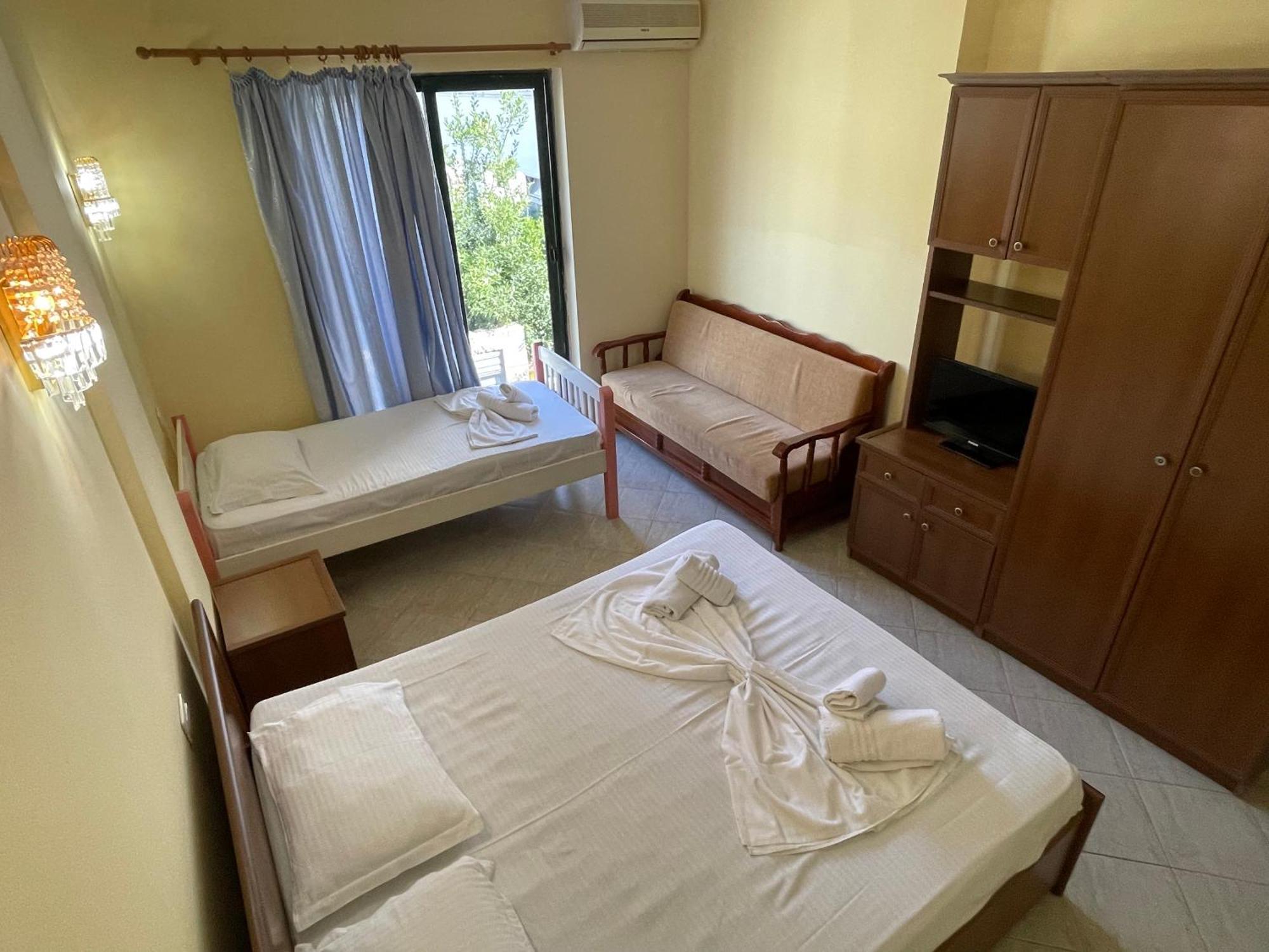 Sanremo Hotel Restorant Shkallnur Экстерьер фото