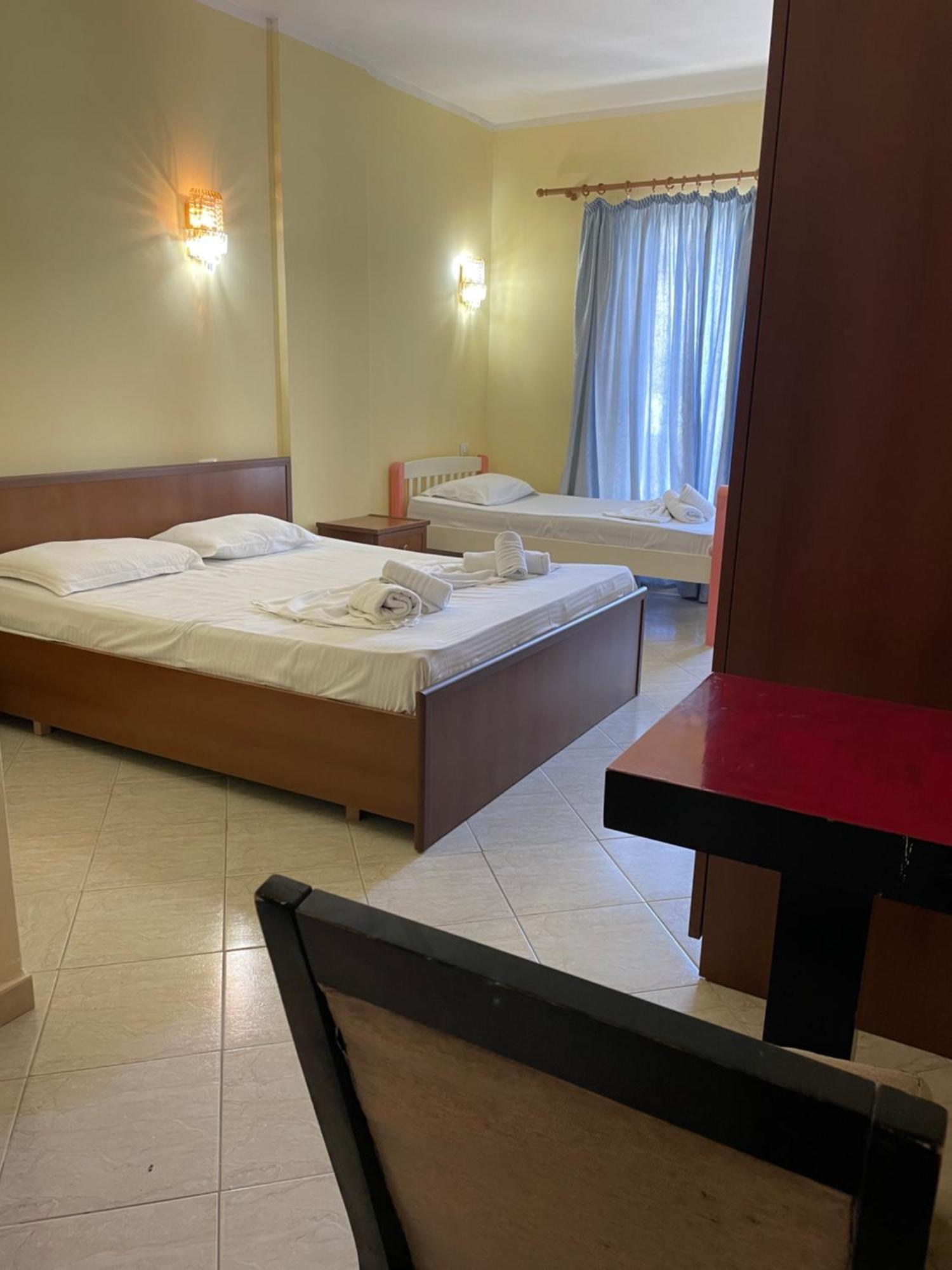 Sanremo Hotel Restorant Shkallnur Экстерьер фото