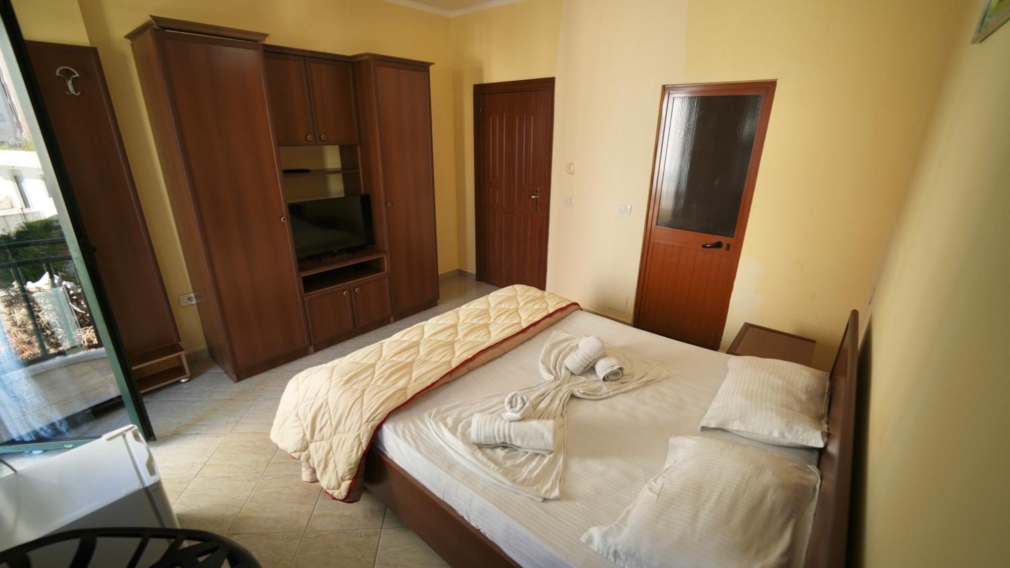 Sanremo Hotel Restorant Shkallnur Экстерьер фото